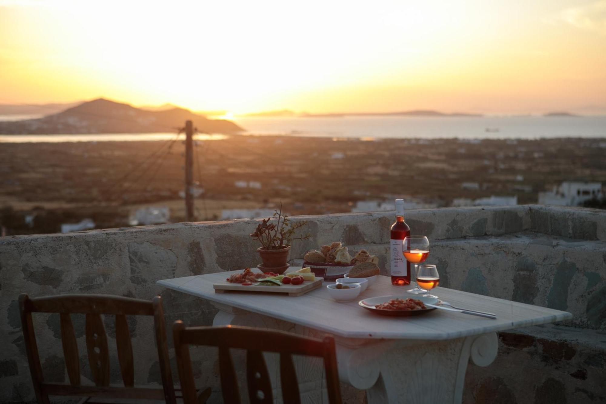 Villa Themed House "Castle Halaros" View 17Th Century Glinado Naxos Exterior foto