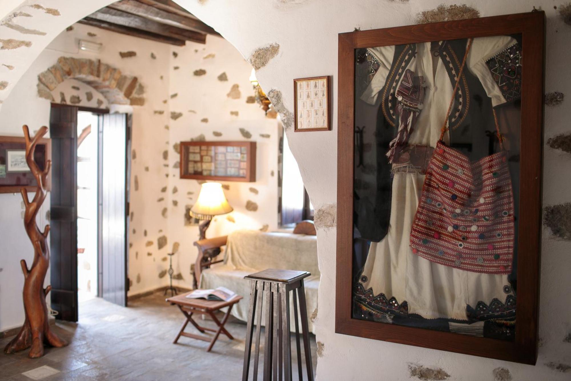 Villa Themed House "Castle Halaros" View 17Th Century Glinado Naxos Exterior foto